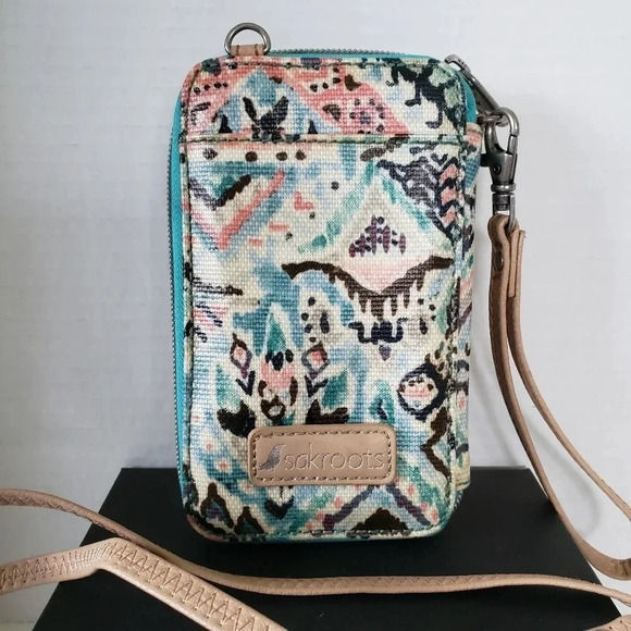 Sakroots,Mini Teal Studded Wristlett/Crossbody Wallet/Phone Organizer. - Picture 3 of 6